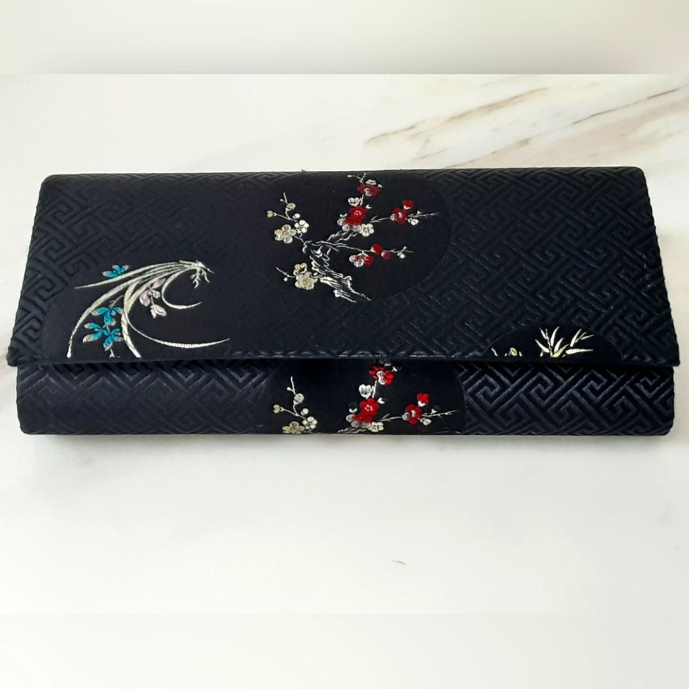 CAROLYN BARTON Japanese Kimono Silk Floral Embroidery Mirror Crossbody Clutch